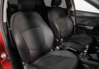 Подержанный автомобиль Kia Rio Sedan 2015 года (18 фото)