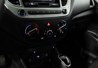 Подержанный автомобиль Hyundai Solaris Sedan 2020 года (15 фото)