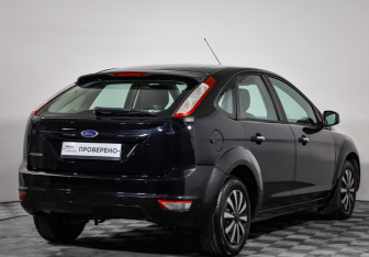Подержанный автомобиль Ford Focus Hatchback 2011 года (5 фото)