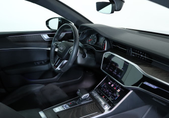Подержанный автомобиль Audi A7 2019 года (12 фото)