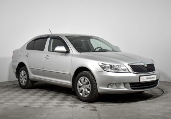 Подержанный автомобиль Skoda Octavia Liftback 2012 года (3 фото)