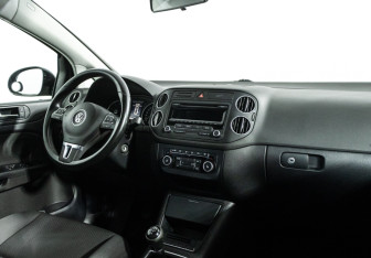 Подержанный автомобиль Volkswagen Golf Plus 2012 года (9 фото)
