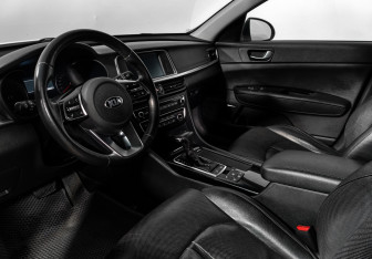 Подержанный автомобиль Kia Optima Sedan 2018 года (9 фото)