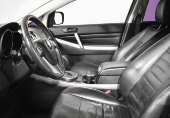 Подержанный автомобиль Mazda CX-7 2011 года (10 фото)