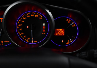 Подержанный автомобиль Mazda CX-7 2011 года (17 фото)
