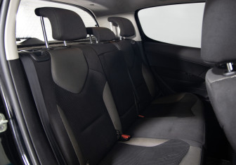 Подержанный автомобиль Peugeot 308 Hatchback 2012 года (12 фото)