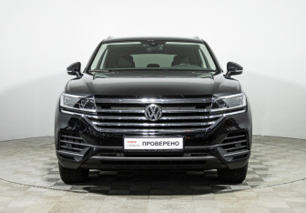 Подержанный автомобиль Volkswagen Touareg 2018 года (2 фото)