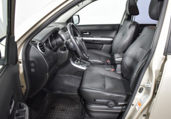 Подержанный автомобиль Suzuki Grand Vitara 2010 года (10 фото)