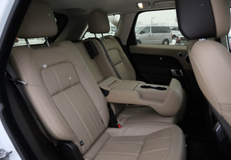 Подержанный автомобиль Land Rover Range Rover Sport 2018 года (12 фото)