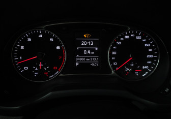 Подержанный автомобиль Audi A1 2014 года (12 фото)