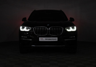 Подержанный автомобиль BMW X3 2018 года (28 фото)