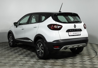 Подержанный автомобиль Renault Kaptur 2021 года (7 фото)