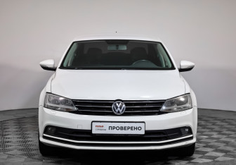 Подержанный автомобиль Volkswagen Jetta Sedan 2015 года (2 фото)