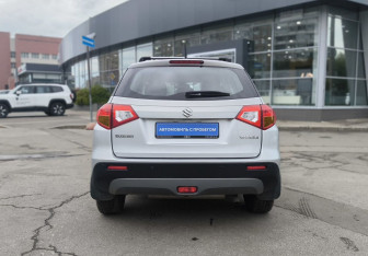 Подержанный автомобиль Suzuki Vitara 2016 года (5 фото)