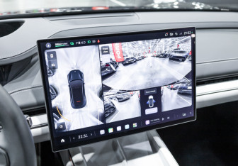 Подержанный автомобиль Xiaomi SU7 2024 года (35 фото)
