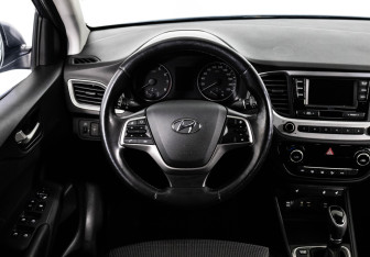 Подержанный автомобиль Hyundai Solaris Sedan 2017 года (11 фото)