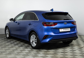 Подержанный автомобиль Kia Ceed Hatchback 2019 года (7 фото)