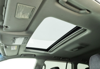 Подержанный автомобиль Toyota Land Cruiser Suv 2014 года (20 фото)