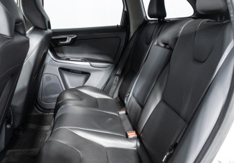 Подержанный автомобиль Volvo XC60 2014 года (10 фото)