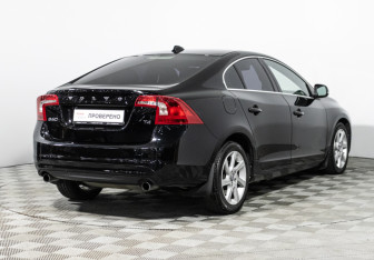 Подержанный автомобиль Volvo S60 2014 года (5 фото)
