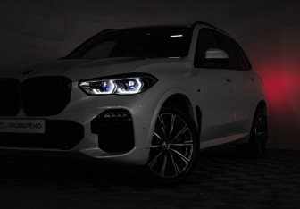 Подержанный автомобиль BMW X5 2019 года (35 фото)