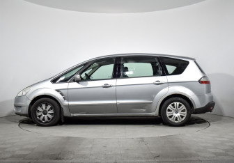 Подержанный автомобиль Ford S-MAX 2007 года (8 фото)