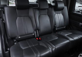 Подержанный автомобиль Land Rover Discovery 2014 года (23 фото)