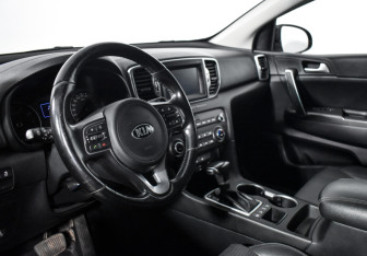 Подержанный автомобиль Kia Sportage 2018 года (9 фото)