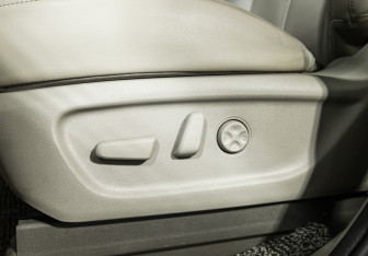 Подержанный автомобиль Kia Carnival 2020 года (17 фото)