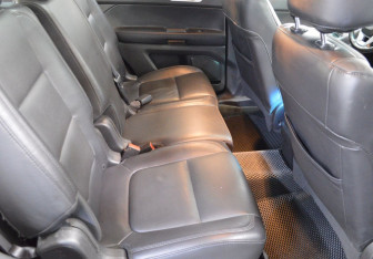 Подержанный автомобиль Ford Explorer 2015 года (11 фото)