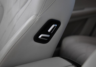 Подержанный автомобиль Exeed RX 2023 года (24 фото)