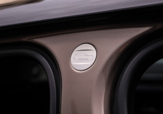 Подержанный автомобиль Land Rover Range Rover Velar 2018 года (33 фото)