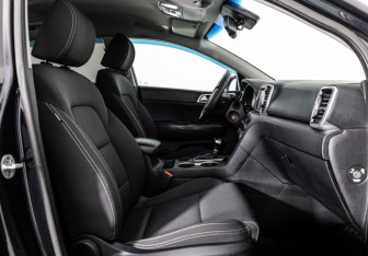 Подержанный автомобиль Kia Sportage 2017 года (19 фото)