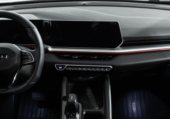 Подержанный автомобиль Geely Coolray 2023 года (14 фото)