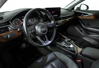 Подержанный автомобиль Audi A4 Sedan 2020 года (11 фото)