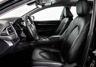 Подержанный автомобиль Toyota Camry Sedan 2019 года (21 фото)