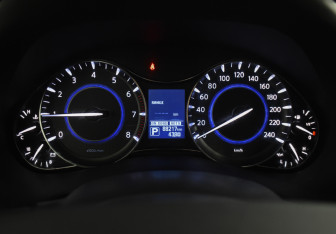 Подержанный автомобиль Infiniti QX80 2019 года (23 фото)