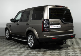 Подержанный автомобиль Land Rover Discovery 2014 года (7 фото)