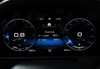 Подержанный автомобиль Hongqi HS5 2024 года (12 фото)