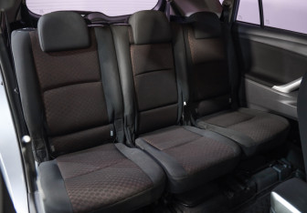 Подержанный автомобиль Toyota Verso 2010 года (21 фото)