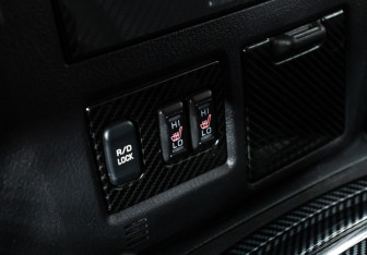 Подержанный автомобиль Mitsubishi Pajero 2015 года (19 фото)