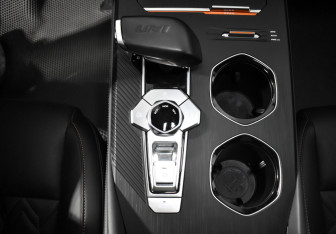 Подержанный автомобиль Changan UNI-K 2023 года (10 фото)