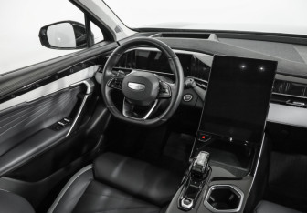 Подержанный автомобиль Geely Atlas 2024 года (9 фото)