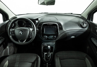 Подержанный автомобиль Renault Kaptur 2016 года (13 фото)