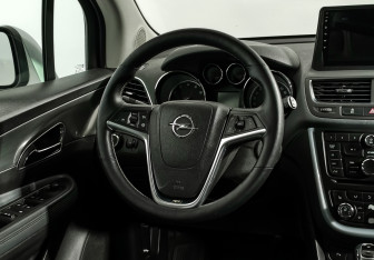 Подержанный автомобиль Opel Mokka 2012 года (15 фото)