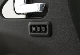 Подержанный автомобиль Nissan Pathfinder 2011 года (19 фото)