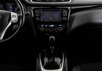 Подержанный автомобиль Nissan Qashqai 2018 года (14 фото)