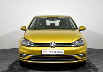 Подержанный автомобиль Volkswagen Golf Hatchback 2018 года (2 фото)