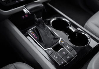 Подержанный автомобиль Kia Carnival 2020 года (16 фото)
