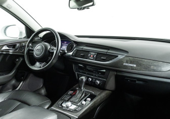 Подержанный автомобиль Audi A6 allroad 2016 года (9 фото)